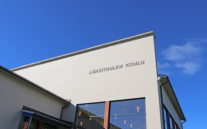 Länsituulen koulu Haukipudas Fescon julkisivumuuraus