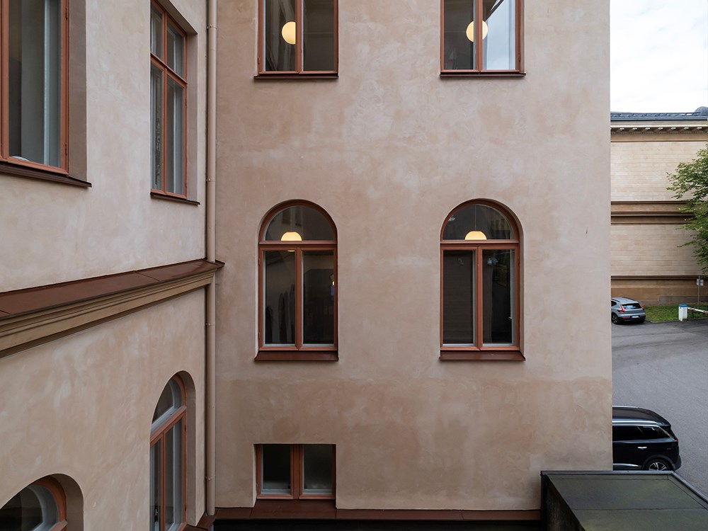 Ressun lukio paksurappaus Fescon märkälaasti