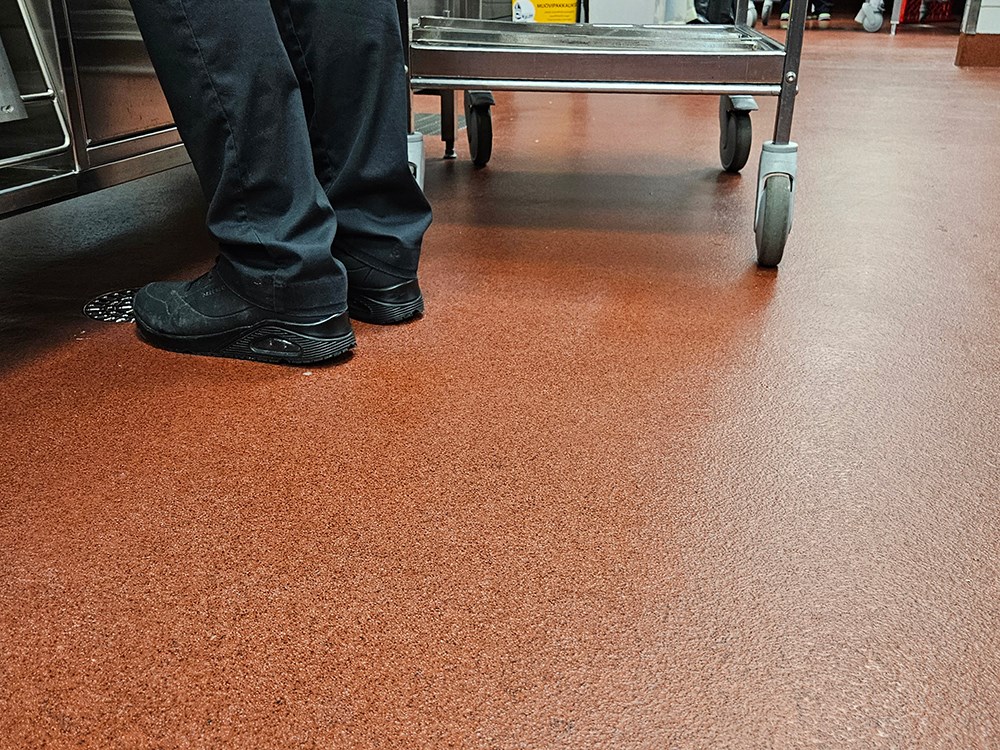 Huutjärven koulu Nanten-lattiapinnoitteet