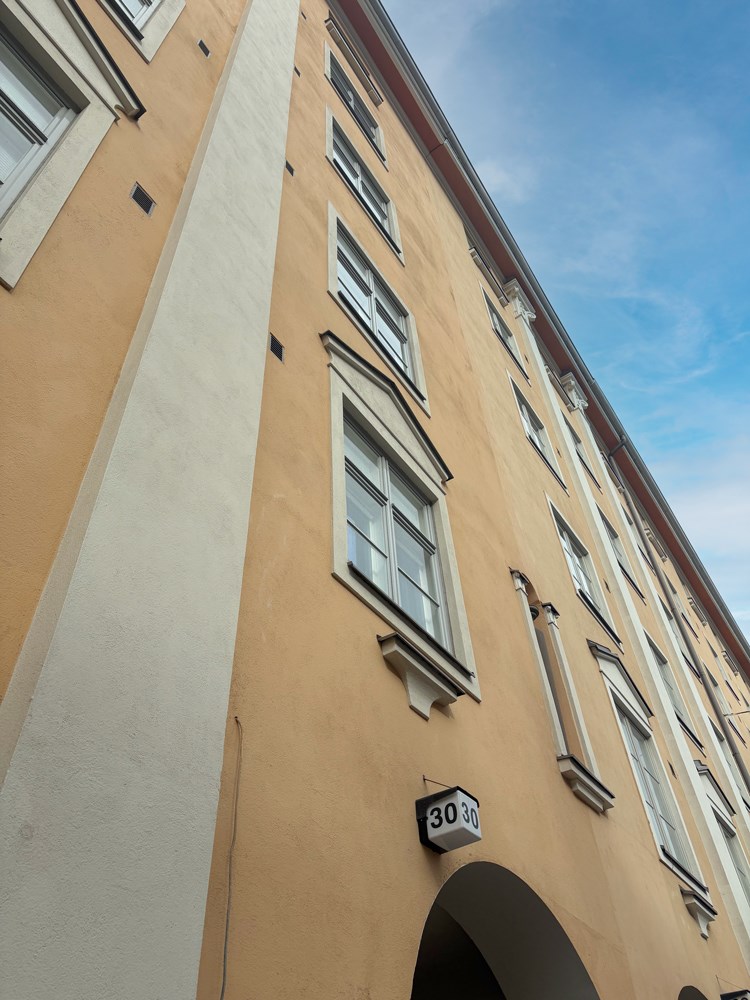Runeberginkatu 30 julkisivumaalaus Kiviväri KS