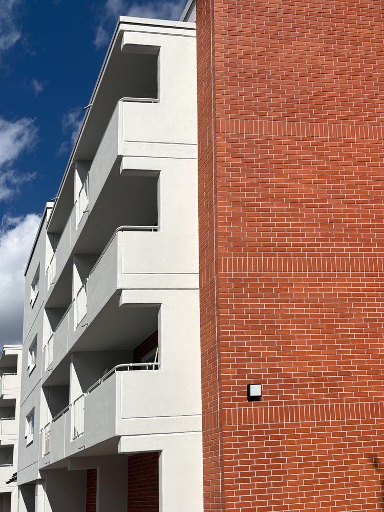 Fescon parvekkeen korjaus ja pinnoitus