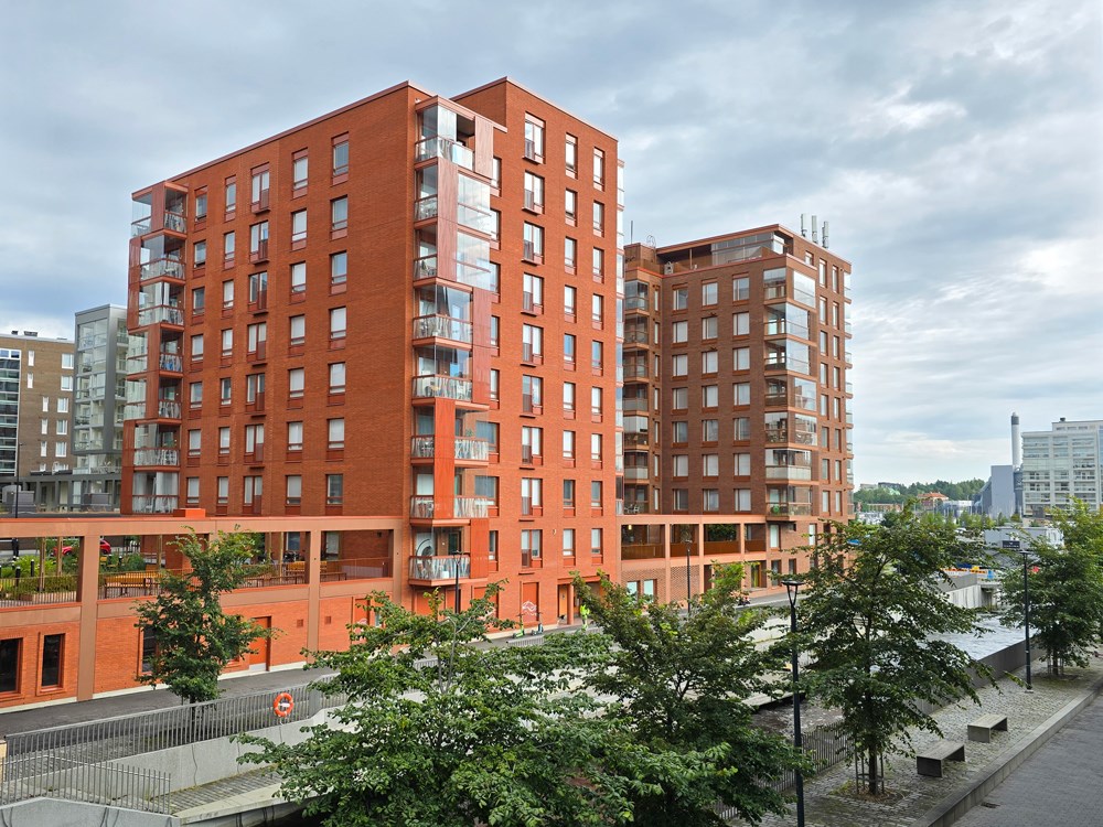 Ranta-Tampella tie 10 ja 12 julkisivumuuraus